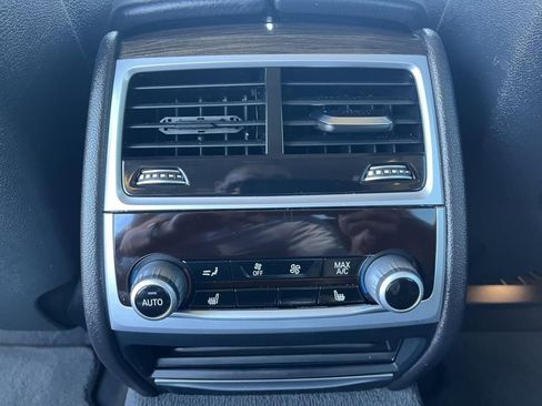 Used 2019 BMW 740i xDrive image 21