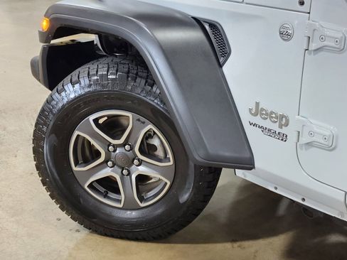 Used 2021 Jeep Wrangler Sport AWD/4WD image 23