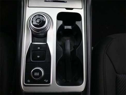 Used 2022 Ford Explorer XLT image 16