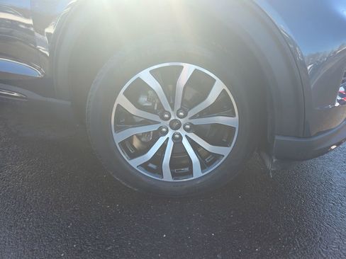 Used 2022 Ford Explorer ST image 11