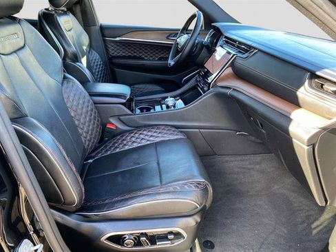 Used 2022 Jeep Grand Cherokee L Summit w/ Luxury Tech Group V image 23