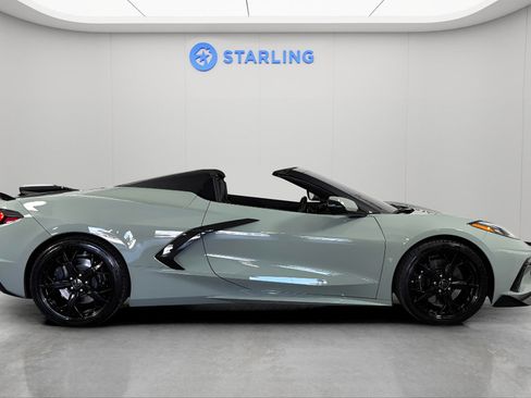 Used 2024 Chevrolet Corvette Stingray Convertible w/ Z51 Performance Package RWD image 11