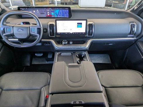 Certified 2025 Ford Expedition Max Platinum w/ Stealth Appearance Package image 4