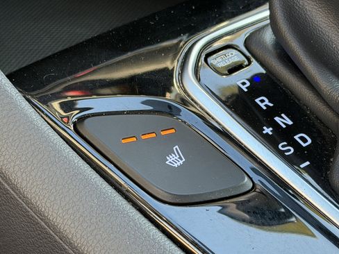 Used 2018 Hyundai Ioniq SEL image 4