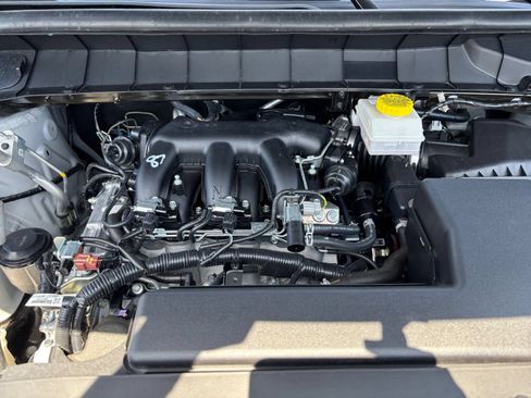 Used 2025 Nissan Pathfinder SV FWD image 35