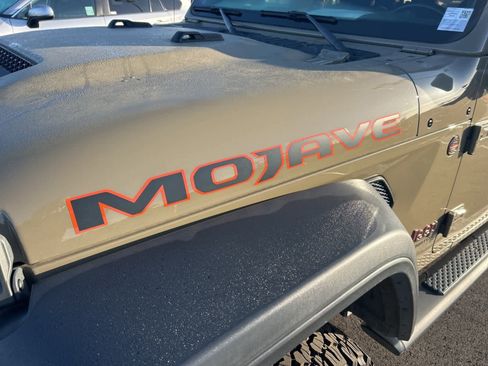 Used 2020 Jeep Gladiator Mojave image 2