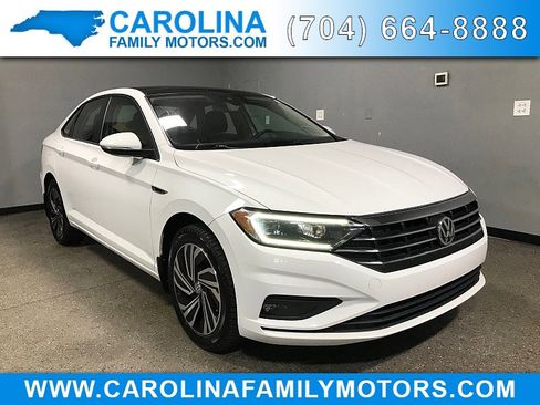 Used 2020 Volkswagen Jetta SEL Premium image 1
