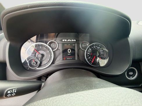 Used 2023 RAM 1500 Big Horn AWD/4WD image 35