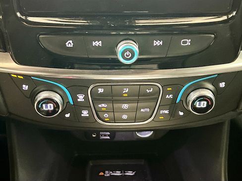 Used 2023 Chevrolet Traverse High Country image 12