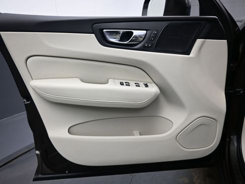 Used 2020 Volvo XC60 T5 Inscription w/ Protection Package Premier image 9