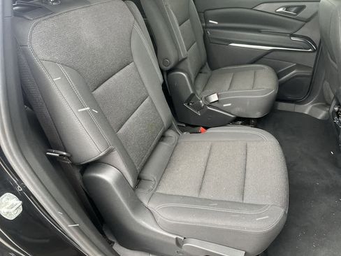 Used 2024 Chevrolet Traverse LT image 20