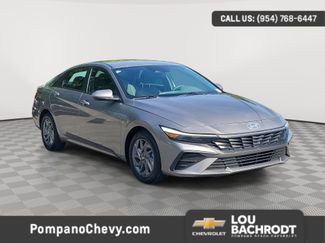 Used 2024 Hyundai Elantra SEL image 1
