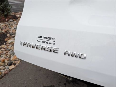 Used 2023 Chevrolet Traverse Premier image 22