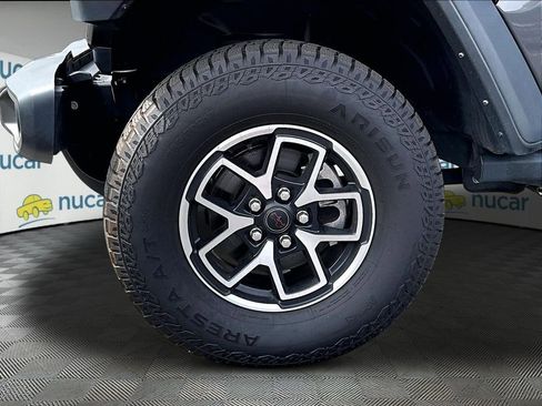 Used 2024 Jeep Wrangler Unlimited Rubicon w/ Convenience Group AWD/4WD image 28