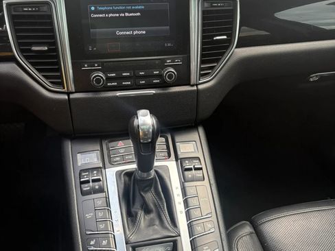Used 2017 Porsche Macan AWD/4WD image 10