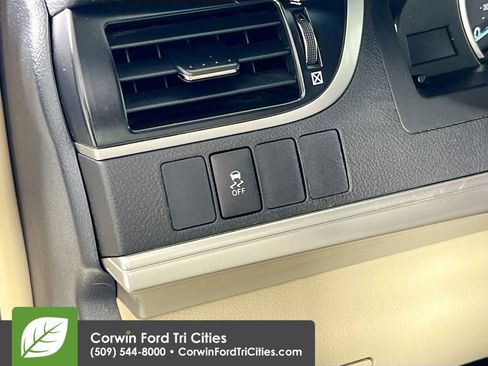 Used 2012 Toyota Camry LE FWD image 19