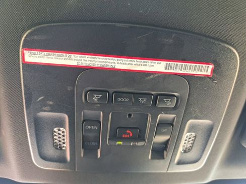 Used 2025 Toyota Camry SE w/ Multimedia Upgrade Package image 15