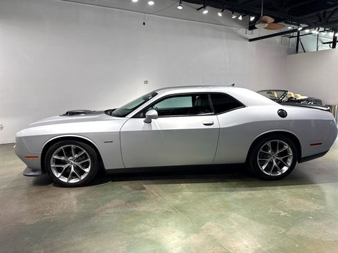 Used 2019 Dodge Challenger R/T w/ Plus Package image 4