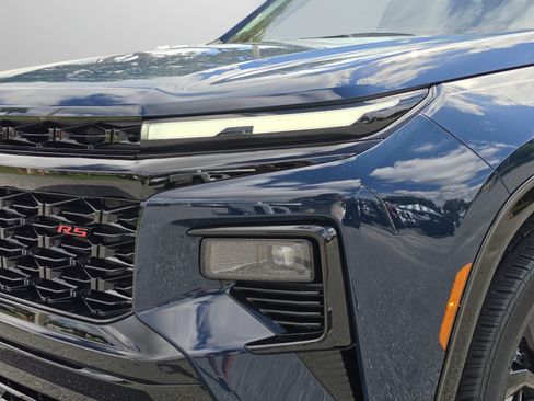 New 2027 Chevrolet Traverse RS FWD image 13