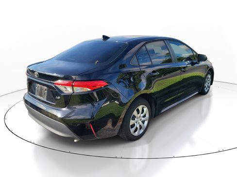 Used 2024 Toyota Corolla LE FWD image 7