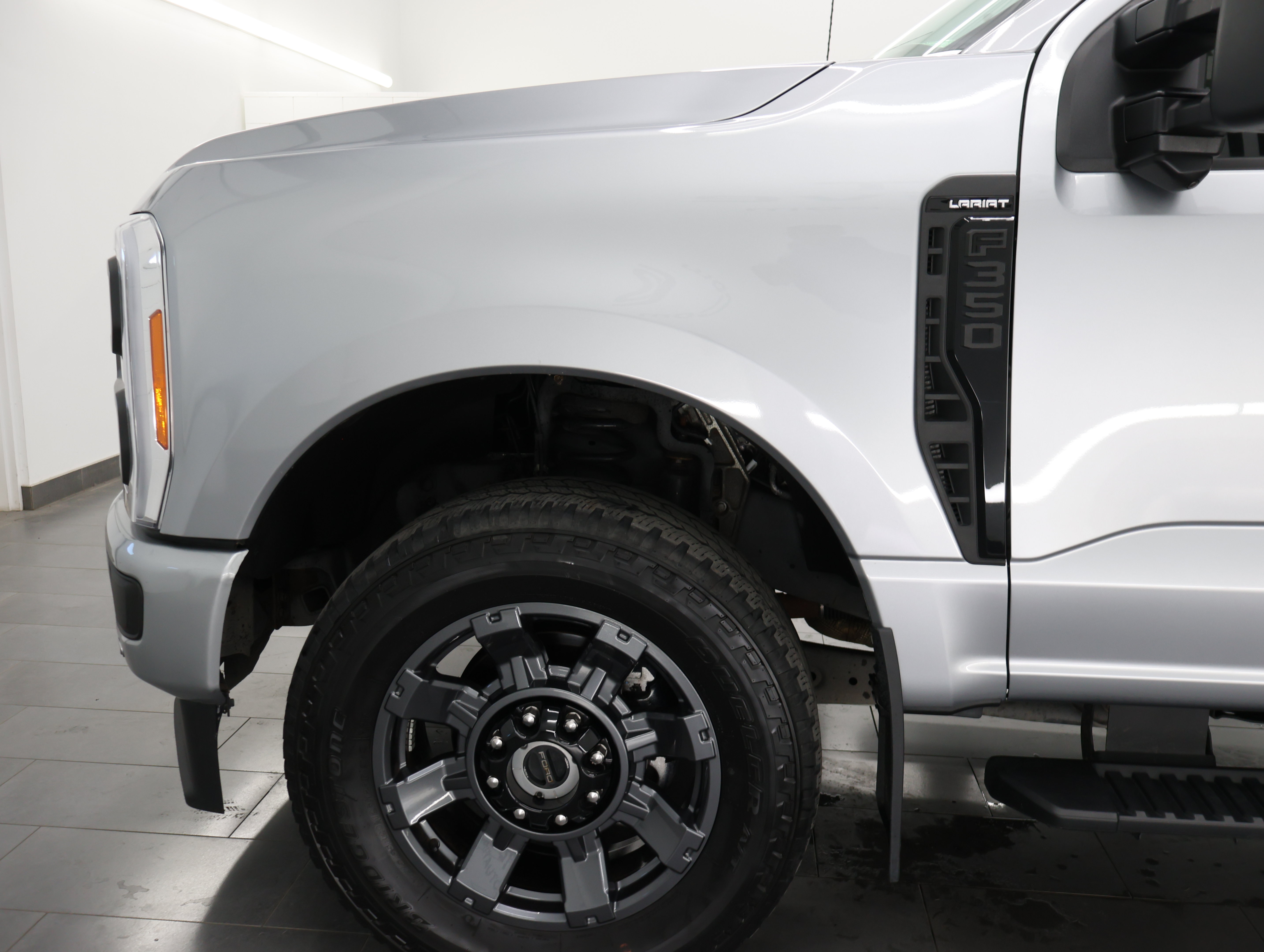 Used 2023 Ford F350 Lariat w/ Lariat Ultimate Package AWD/4WD image 38