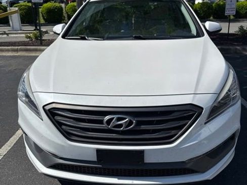 Used 2017 Hyundai Sonata Sport FWD image 3