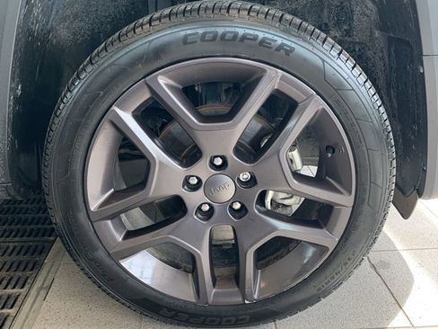 Used 2021 Jeep Renegade Latitude image 27