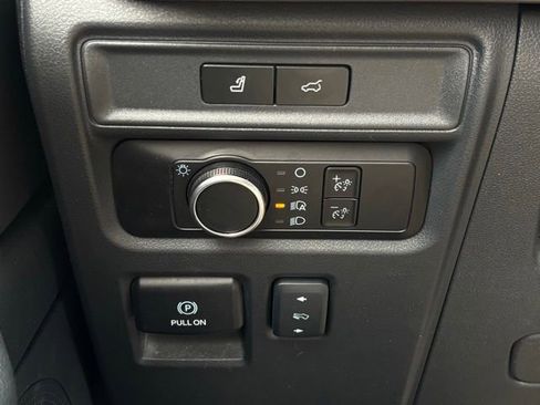 Used 2024 Ford Expedition XLT image 40