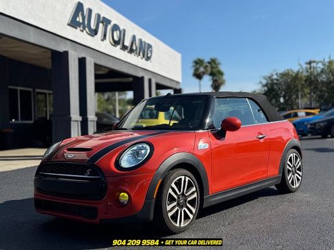 Used 2019 MINI Cooper S w/ Signature Upholstery Package FWD image 2