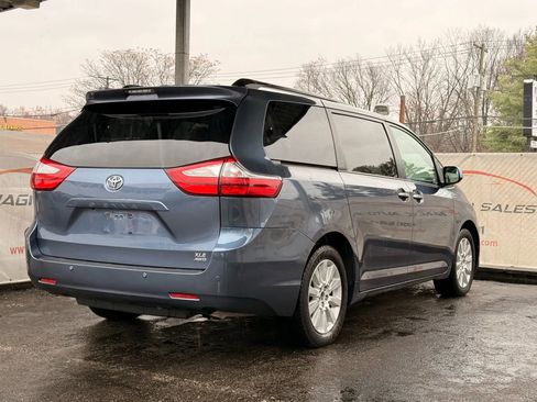 Used 2015 Toyota Sienna XLE image 9