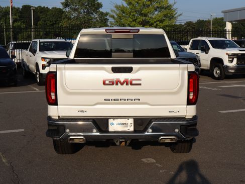 Used 2024 GMC Sierra 1500 SLT w/ SLT Premium Plus Package AWD/4WD image 9