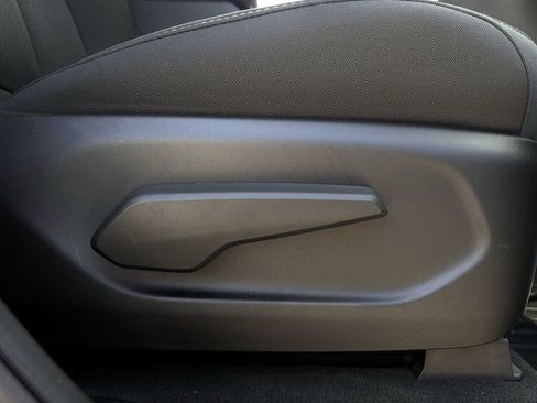 Used 2025 Jeep Grand Cherokee Laredo X RWD image 30