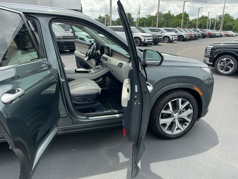 Used 2022 Hyundai Palisade Limited w/ Cargo Package AWD/4WD image 13
