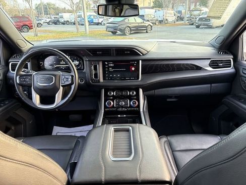 Used 2023 GMC Yukon Denali AWD/4WD image 24