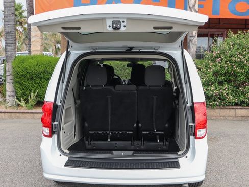 Used 2019 Dodge Grand Caravan SE image 8