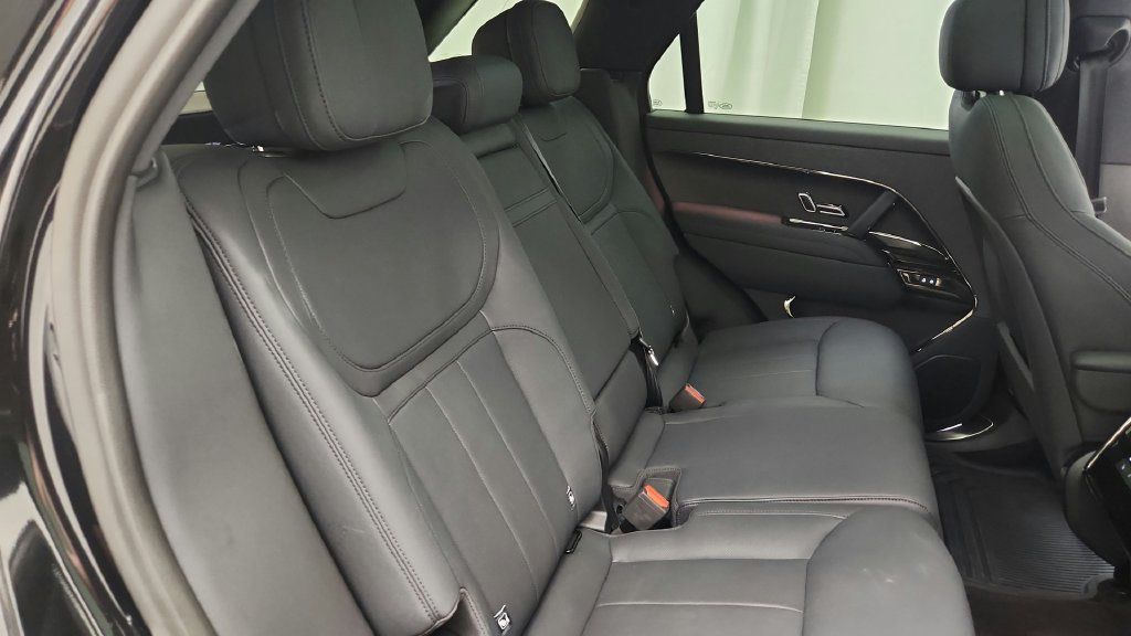 Used 2025 Land Rover Range Rover Sport Dynamic SE AWD/4WD image 40