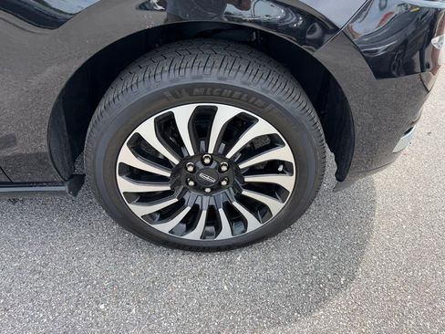 Used 2023 Lincoln Navigator L Black Label image 4