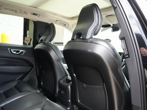 Used 2021 Volvo XC60 T8 Inscription Expression w/ Protection Package Premier image 30