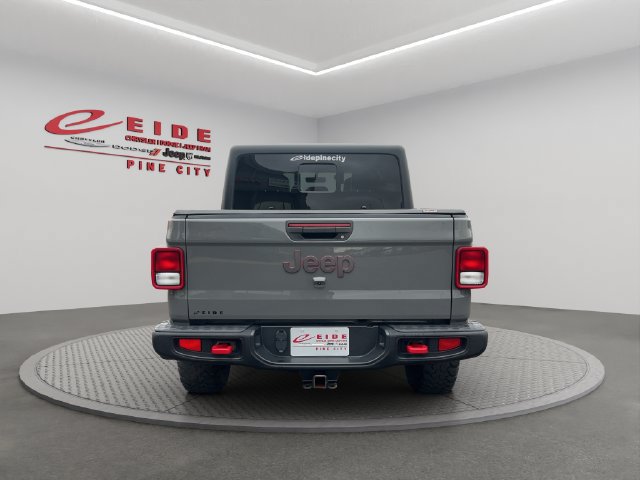 Used 2022 Jeep Gladiator Rubicon w/ Cold Weather Group AWD/4WD image 9