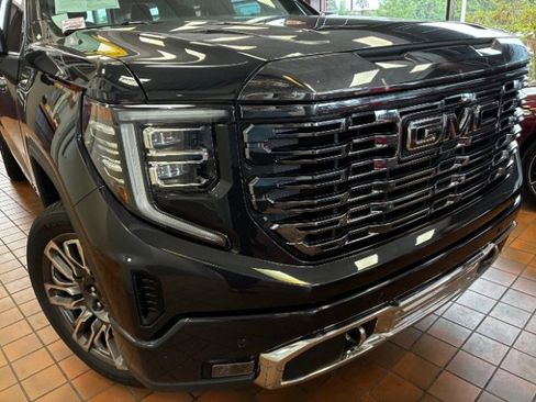 Used 2024 GMC Sierra 1500 Denali Ultimate AWD/4WD image 2