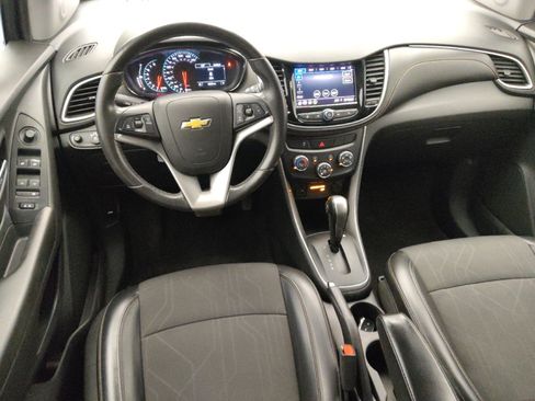 Used 2021 Chevrolet Trax LT w/ LT Convenience Package FWD image 22
