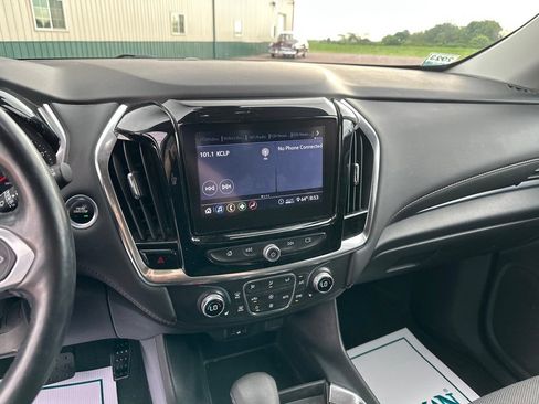 Used 2021 Chevrolet Traverse LT AWD/4WD image 16