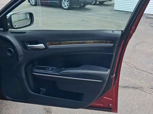 Used 2015 Chrysler 300 C RWD image 30