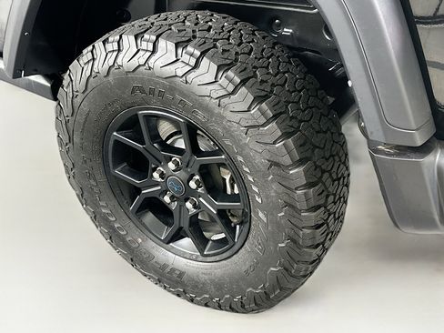 Used 2024 Jeep Wrangler Unlimited AWD/4WD image 11