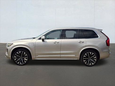 Used 2026 Volvo XC90 T8 Plus w/ Protection Package Premier AWD/4WD image 8