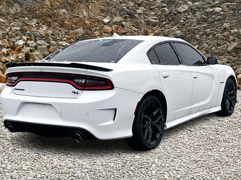 Used 2022 Dodge Charger R/T w/ Blacktop Package image 2
