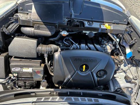 Used 2013 Hyundai Elantra GLS w/ Preferred Pkg FWD image 22