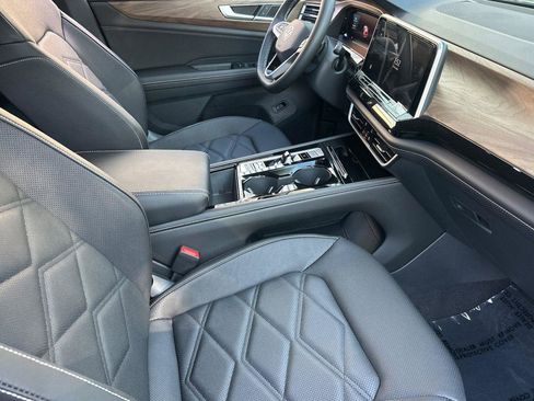 New 2026 Volkswagen Atlas SE image 16