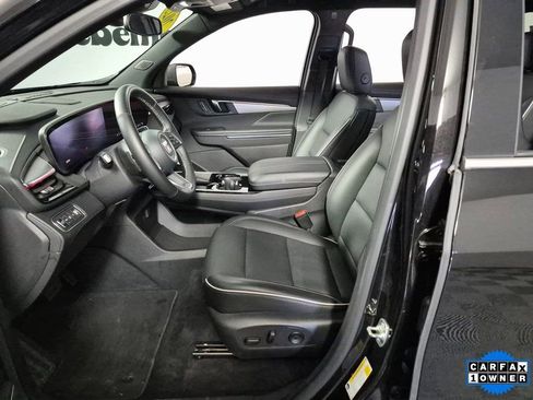 Certified 2025 Buick Enclave Preferred image 9