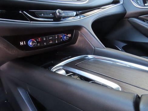 Used 2024 Buick Enclave Avenir w/ Avenir Technology Package image 23